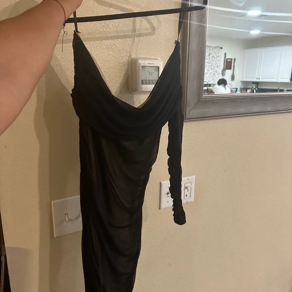 Elegant Sheer Black One-Shoulder Dress - Picture 3 of 3